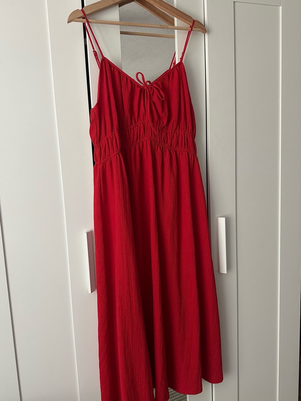 H&M Red Spaghetti-Strap Crinkle Jersey Midi Dress Large - Picture 3 of 7